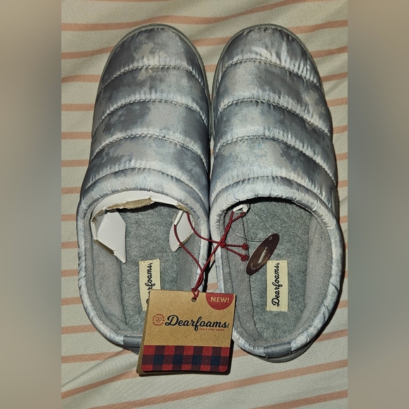 NWT Dearfoam Slippers - Picture 1 of 3